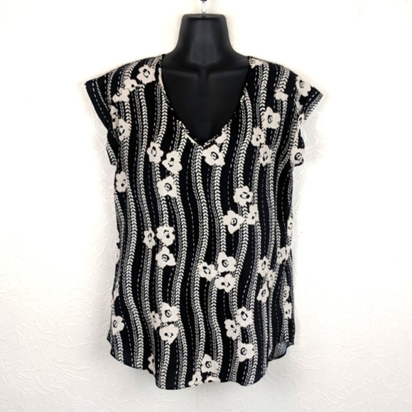 EXPRESS Womens Stretch Floral Short Sleeve Top - Picture 1 of 6